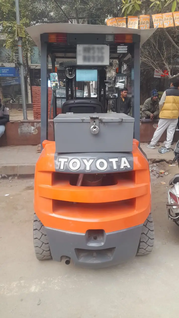 Standard Excavator 8T